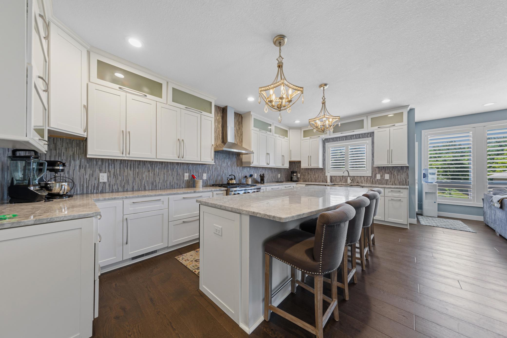 17 kitchen.jpg