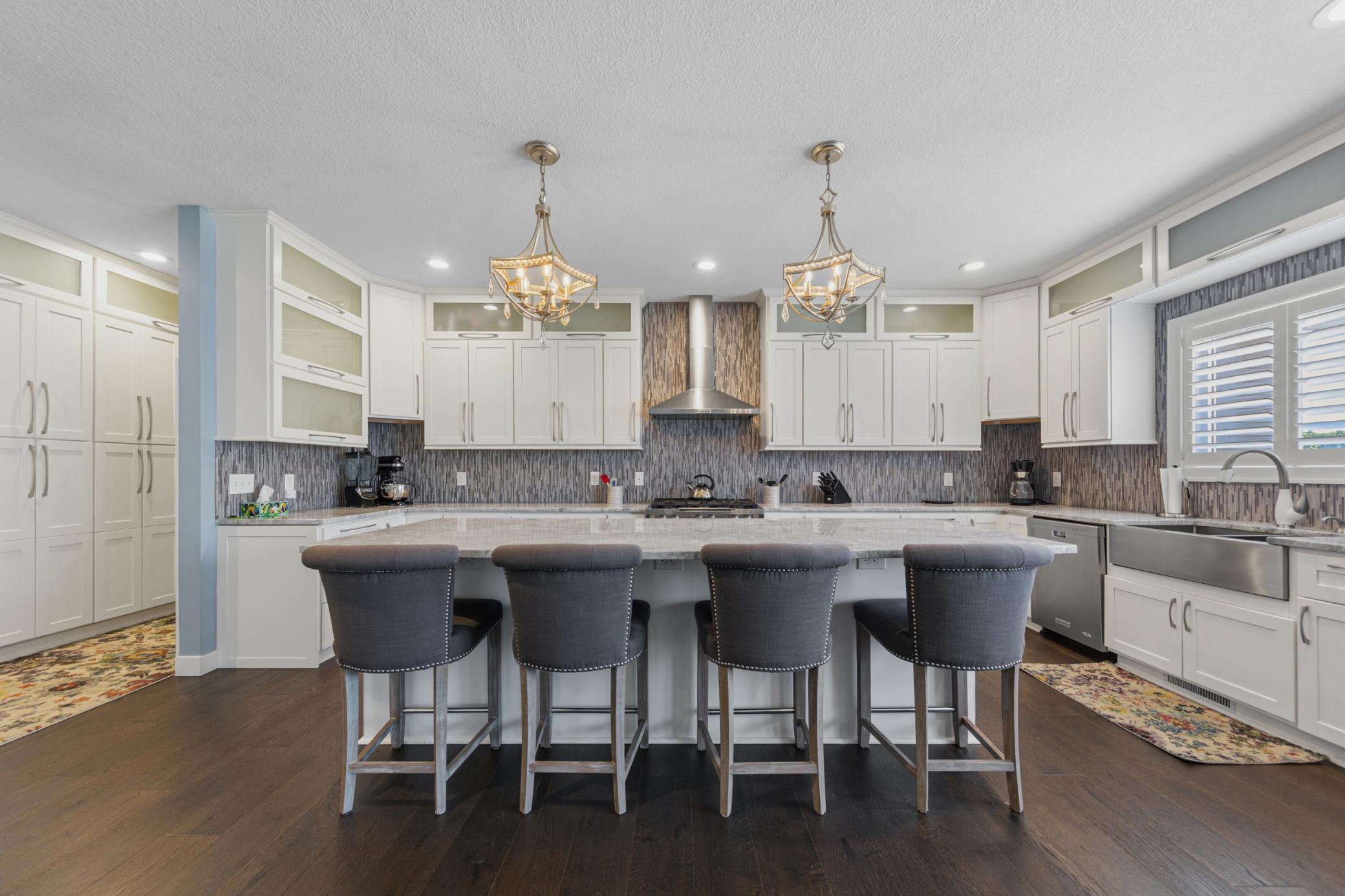 16 kitchen.jpg