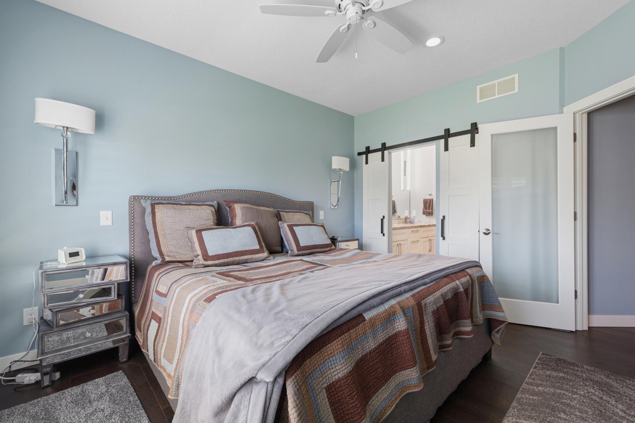 26 main bedroom.jpg