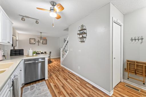 15_7018_49th15_mls.jpg
