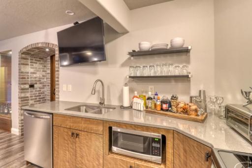 7013 Maple Lane, Horace, ND 58047
