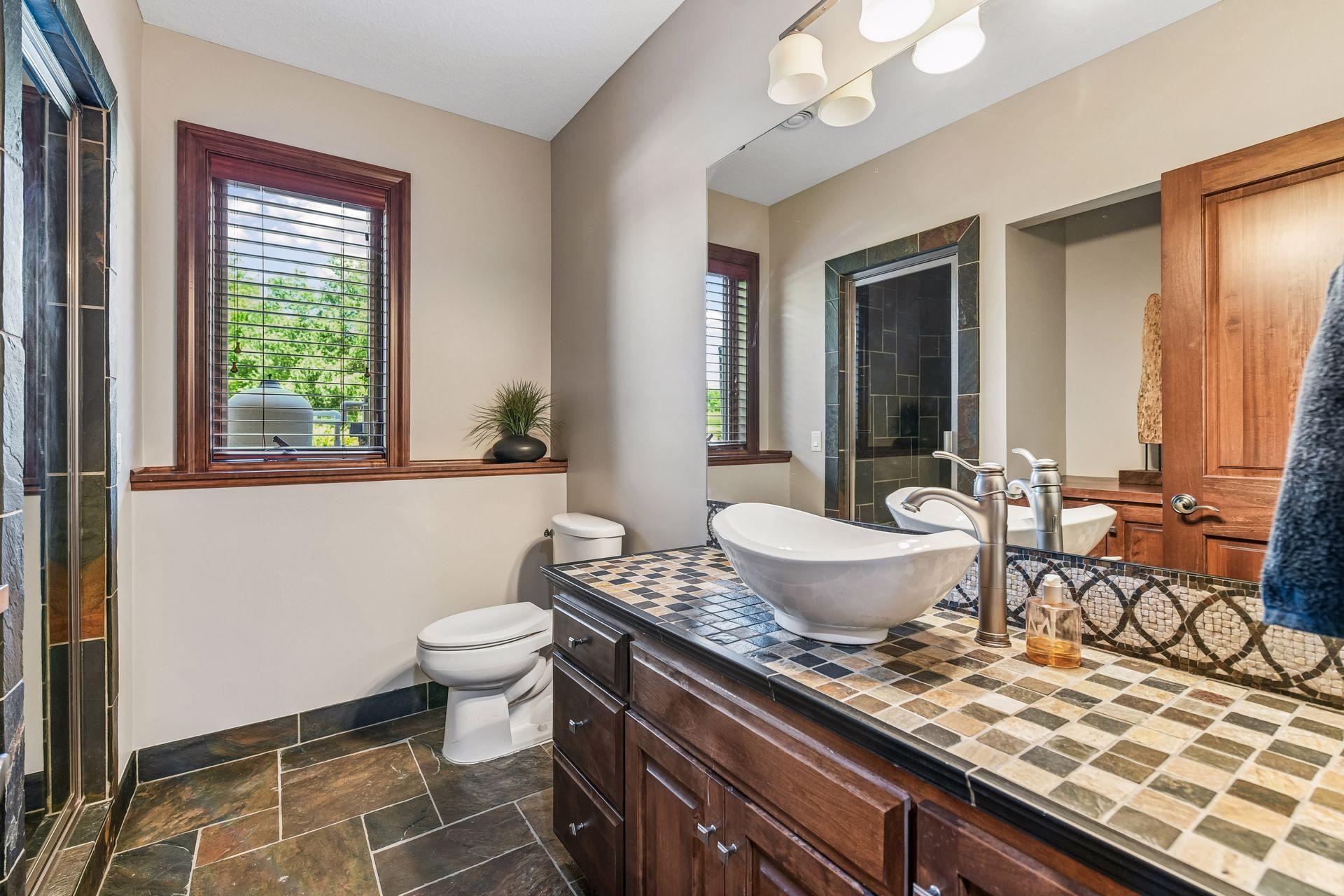 3/4 Bathroom + Steam Shower