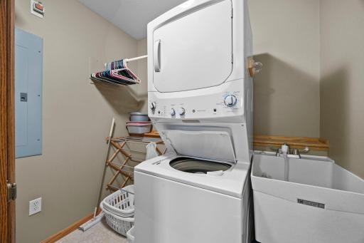 29-web-or-mls-2375 84th Ave-154.jpg
