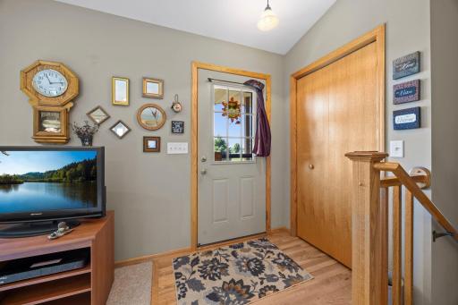 15-web-or-mls-2375 84th Ave-5.jpg