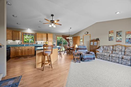 20-web-or-mls-2375 84th Ave-29.jpg