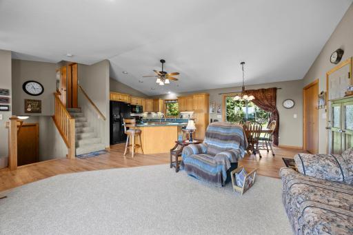 17-web-or-mls-2375 84th Ave-34.jpg