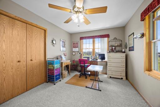 41-web-or-mls-2375 84th Ave-110.jpg