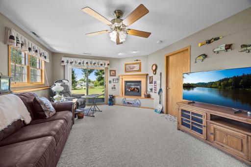 49-web-or-mls-2375 84th Ave-185.jpg
