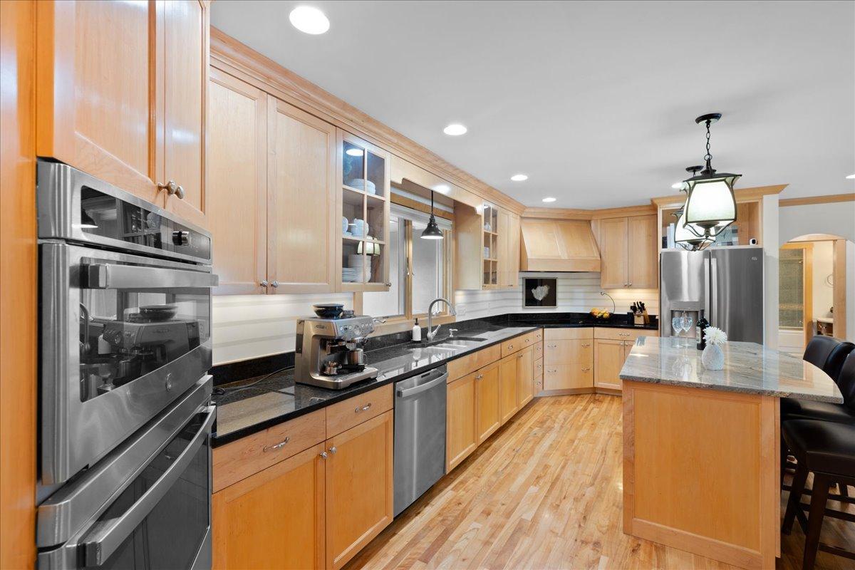 Large kitchen, big counter top.