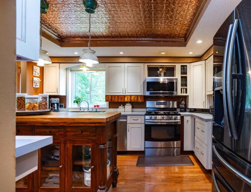 11170 36th Place N, Minneapolis, MN 55441
