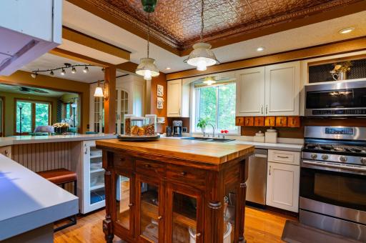 11170 36th Place N, Minneapolis, MN 55441