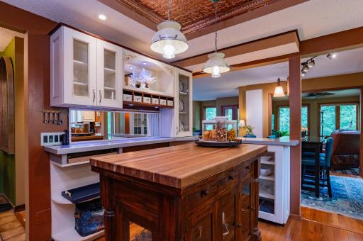11170 36th Place N, Minneapolis, MN 55441