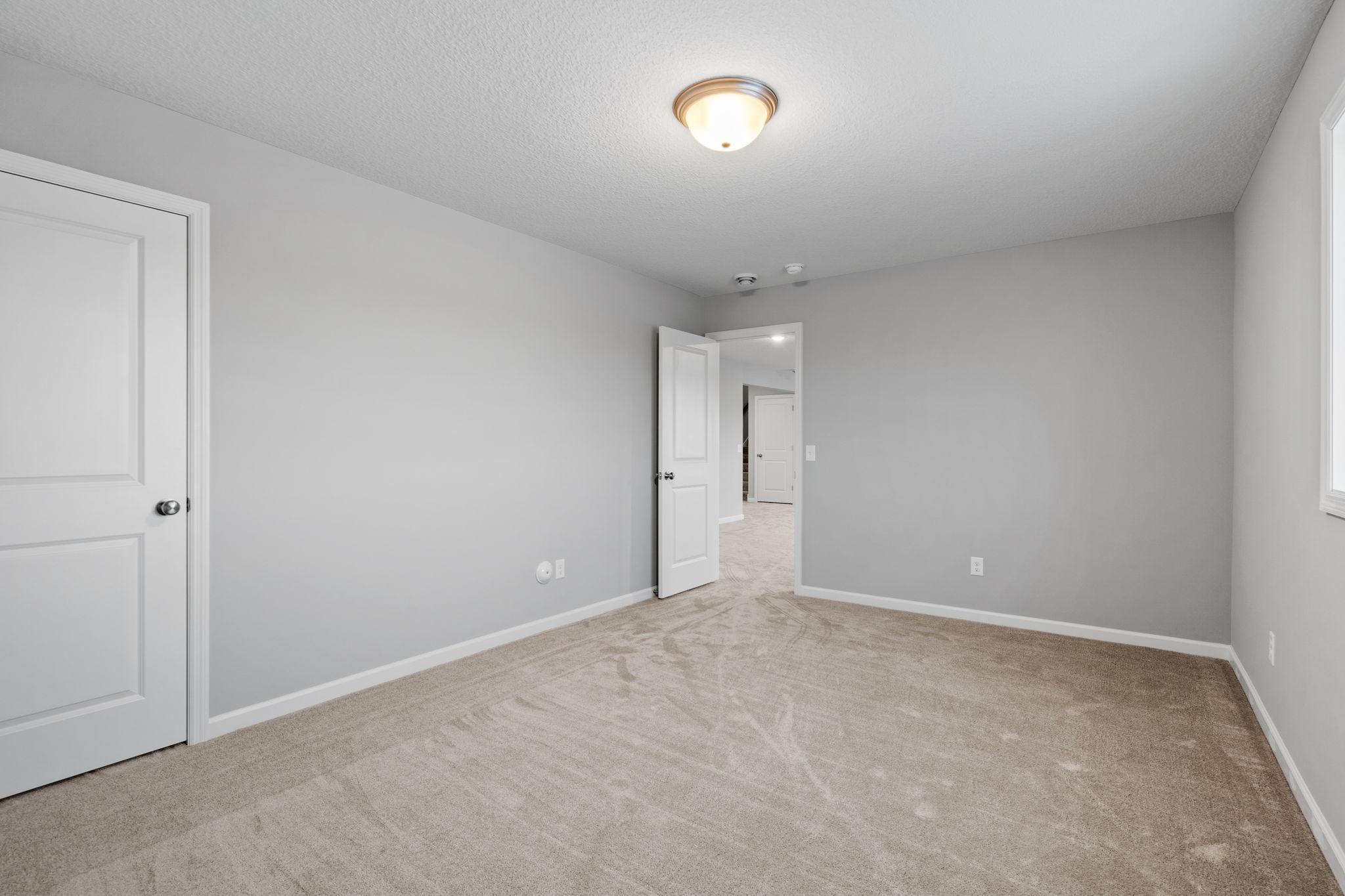 MODEL PHOTOS. PHOTOS OF PREVIOUSLY FINISHED HOME.