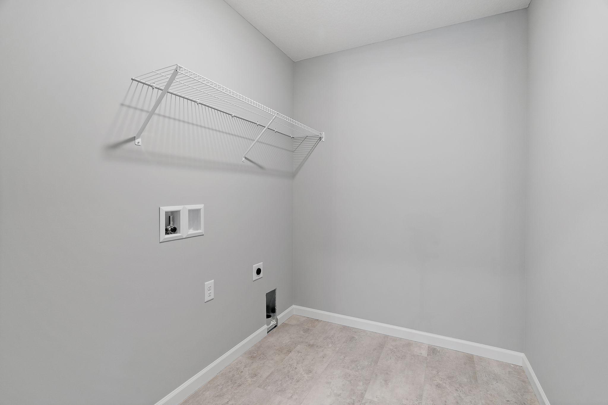 MODEL PHOTOS. PHOTOS OF PREVIOUSLY FINISHED HOME.