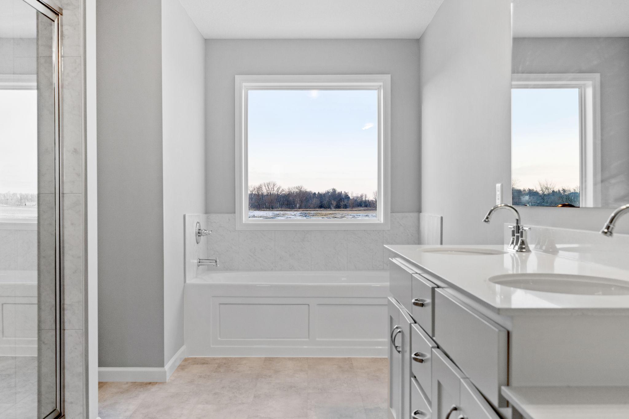 MODEL PHOTOS. PHOTOS OF PREVIOUSLY FINISHED HOME.