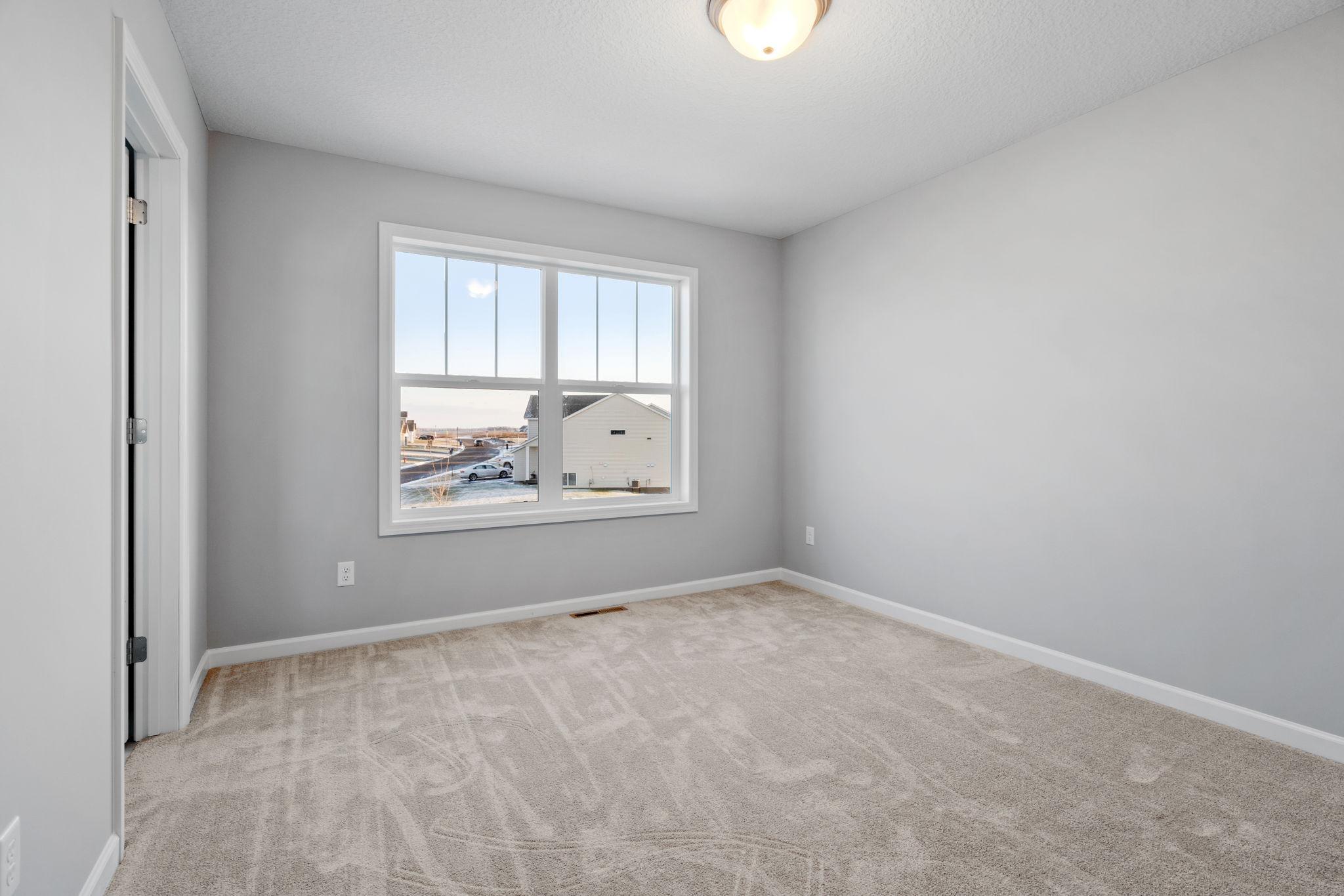 MODEL PHOTOS. PHOTOS OF PREVIOUSLY FINISHED HOME.