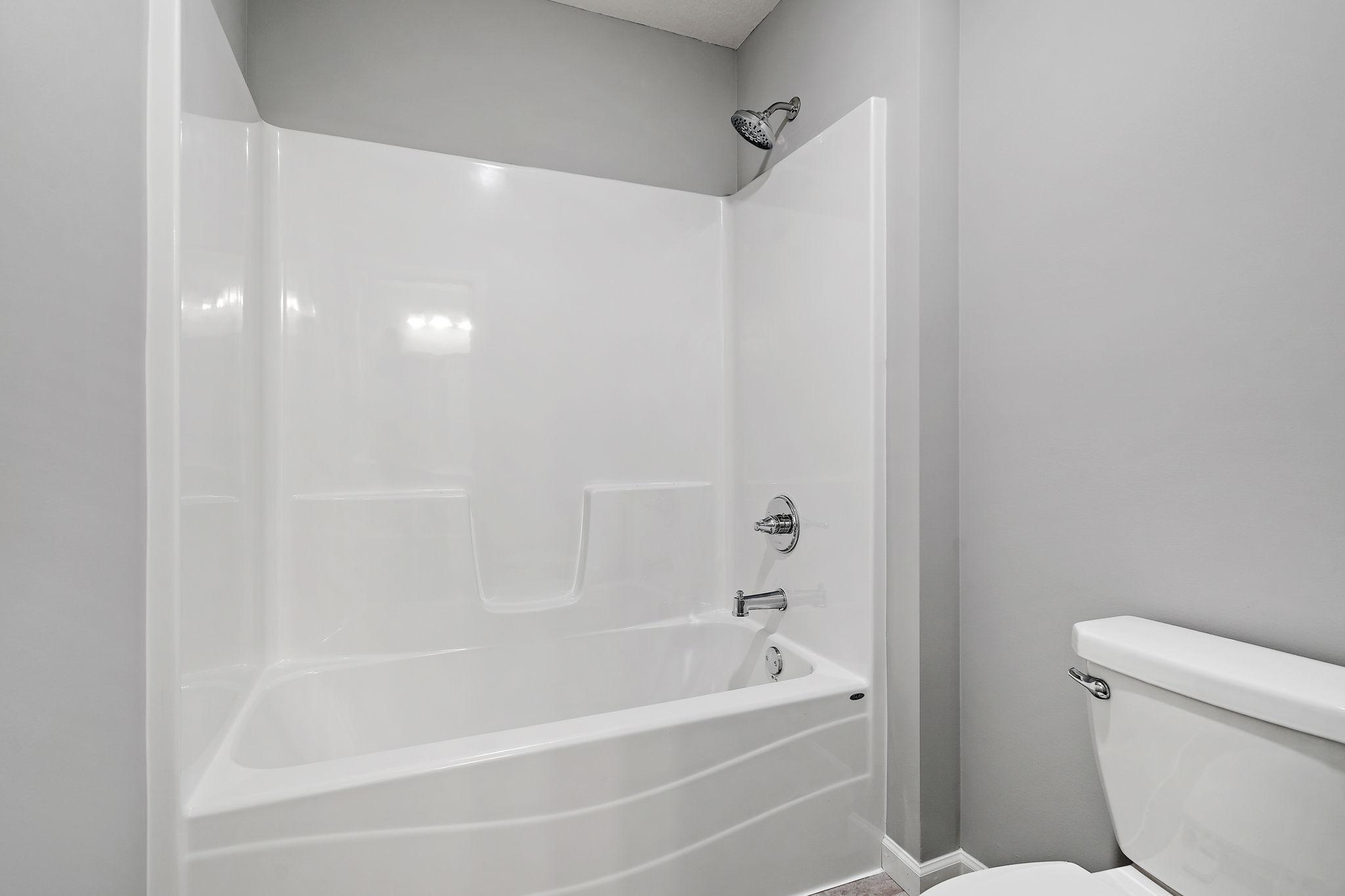 MODEL PHOTOS. PHOTOS OF PREVIOUSLY FINISHED HOME.