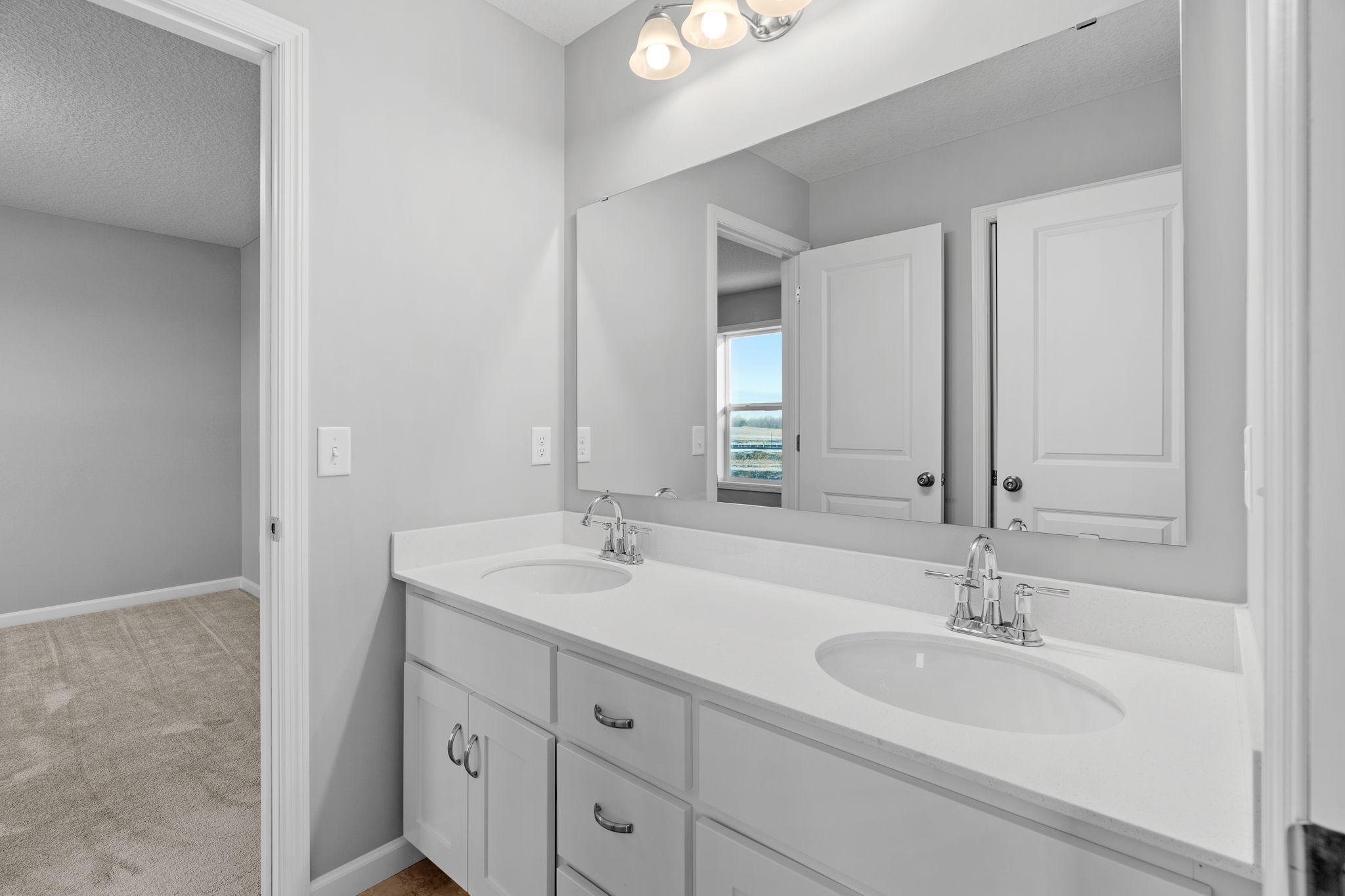 MODEL PHOTOS. PHOTOS OF PREVIOUSLY FINISHED HOME.
