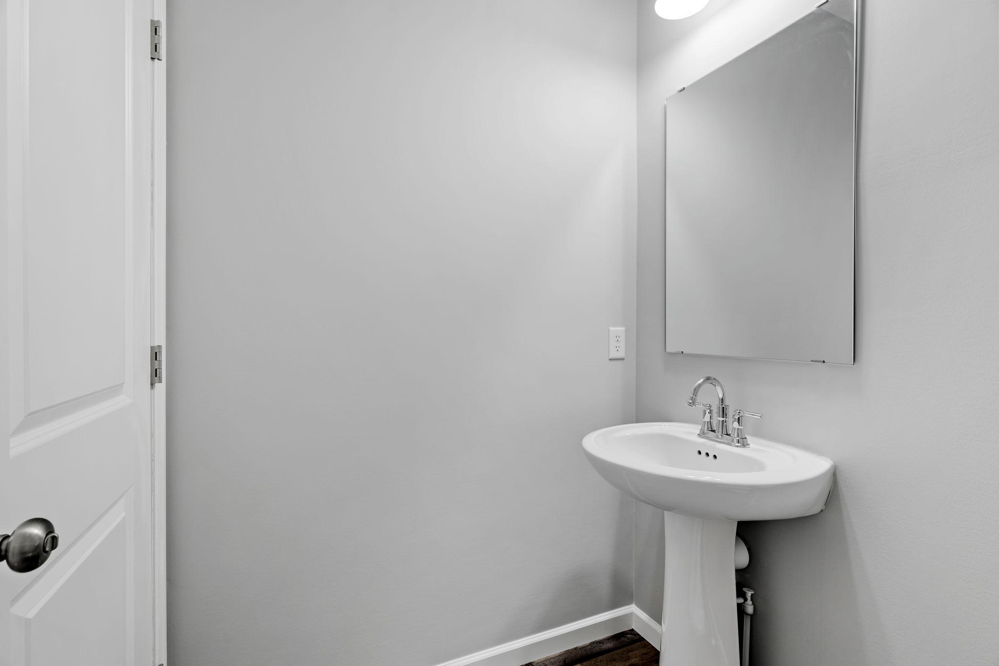 MODEL PHOTOS. PHOTOS OF PREVIOUSLY FINISHED HOME.