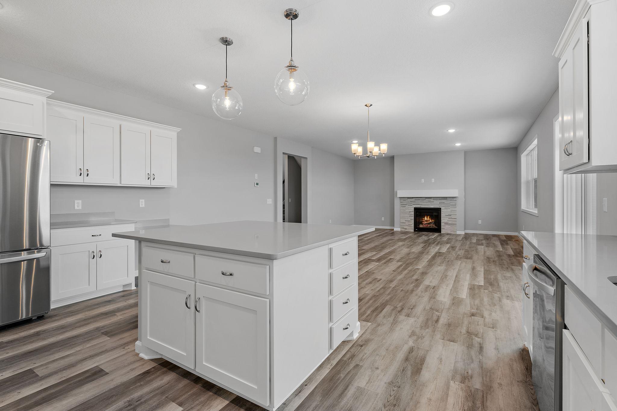 MODEL PHOTOS. PHOTOS OF PREVIOUSLY FINISHED HOME.
