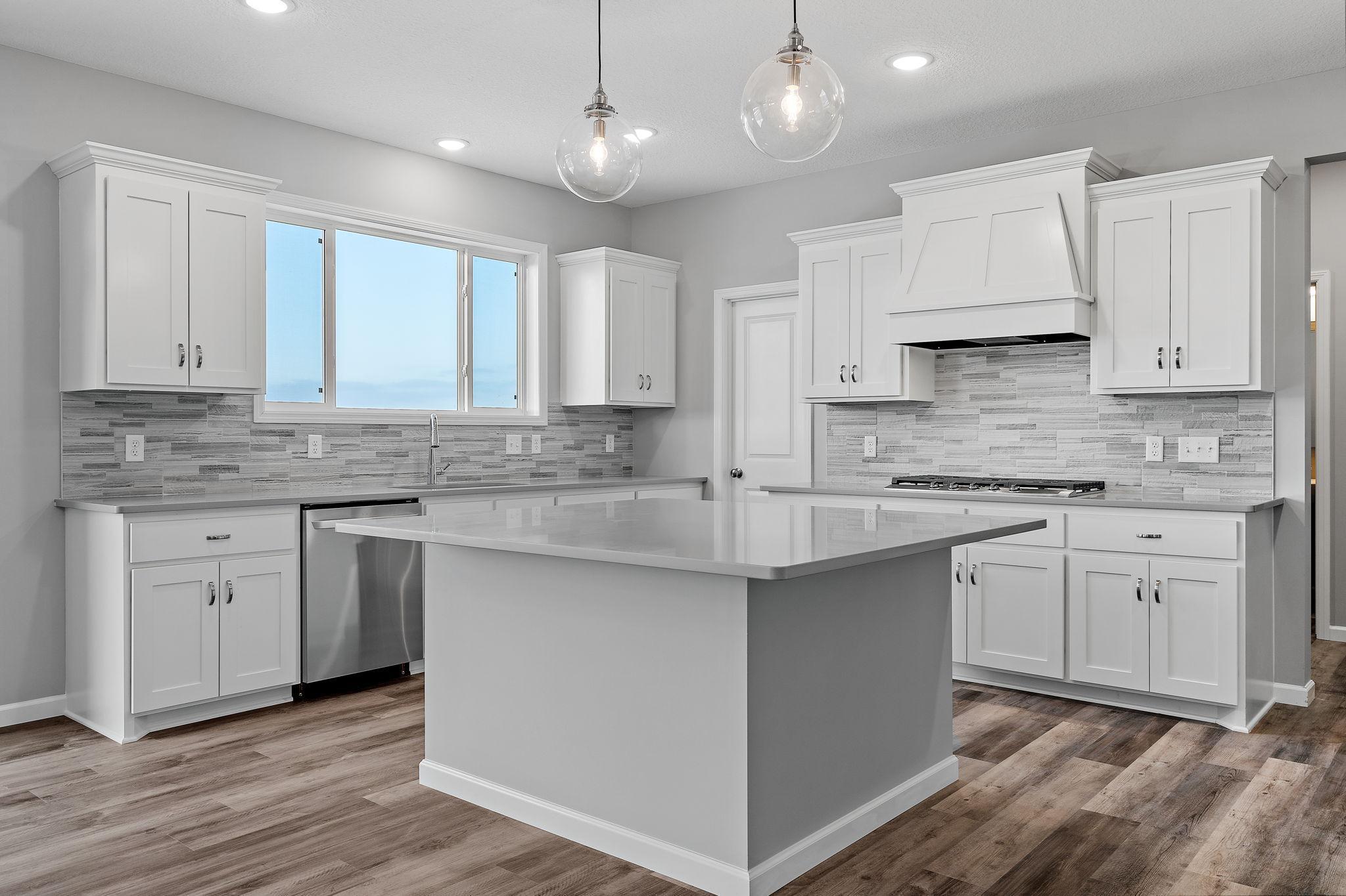 MODEL PHOTOS. PHOTOS OF PREVIOUSLY FINISHED HOME.