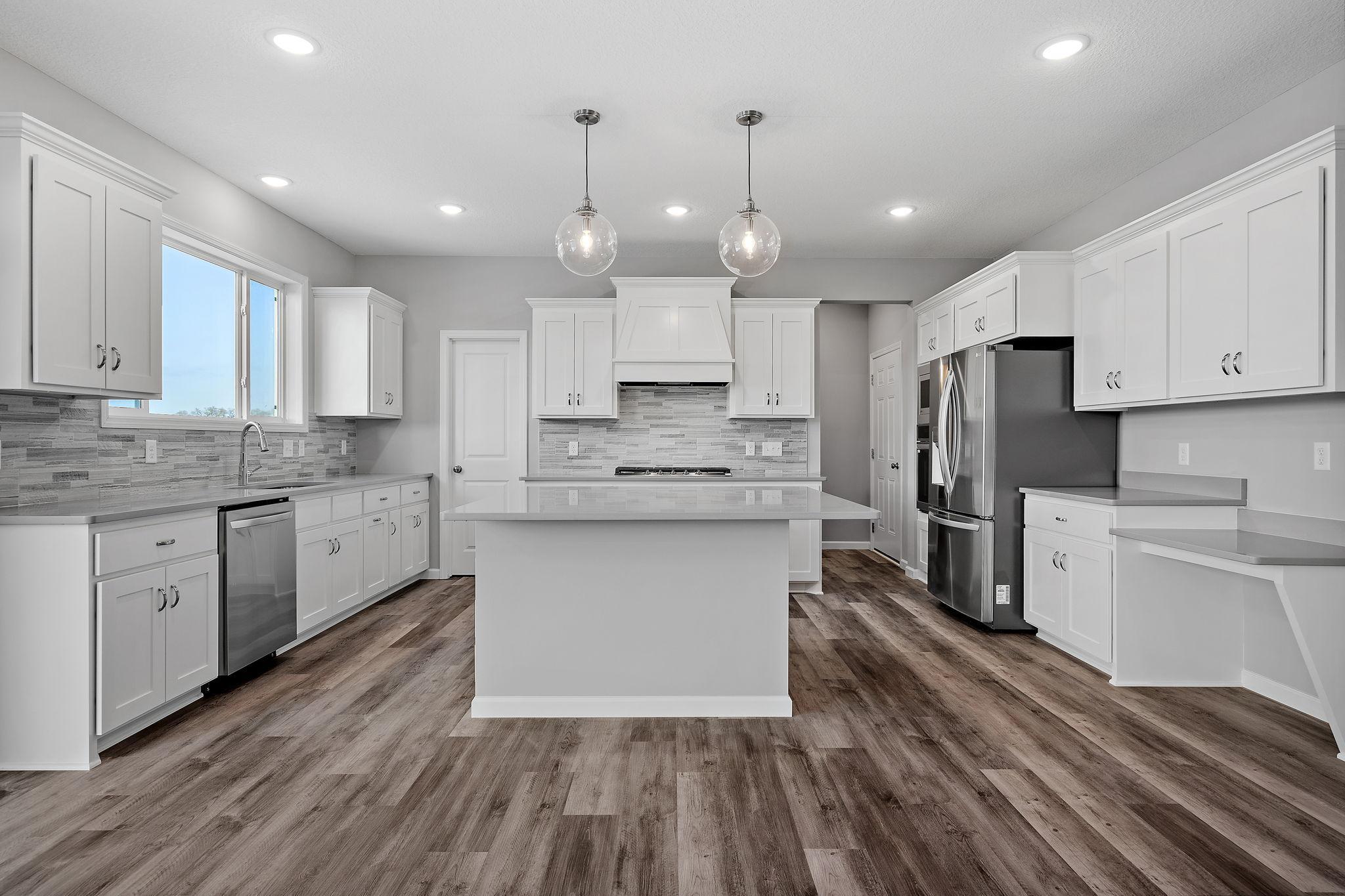 MODEL PHOTOS. PHOTOS OF PREVIOUSLY FINISHED HOME.