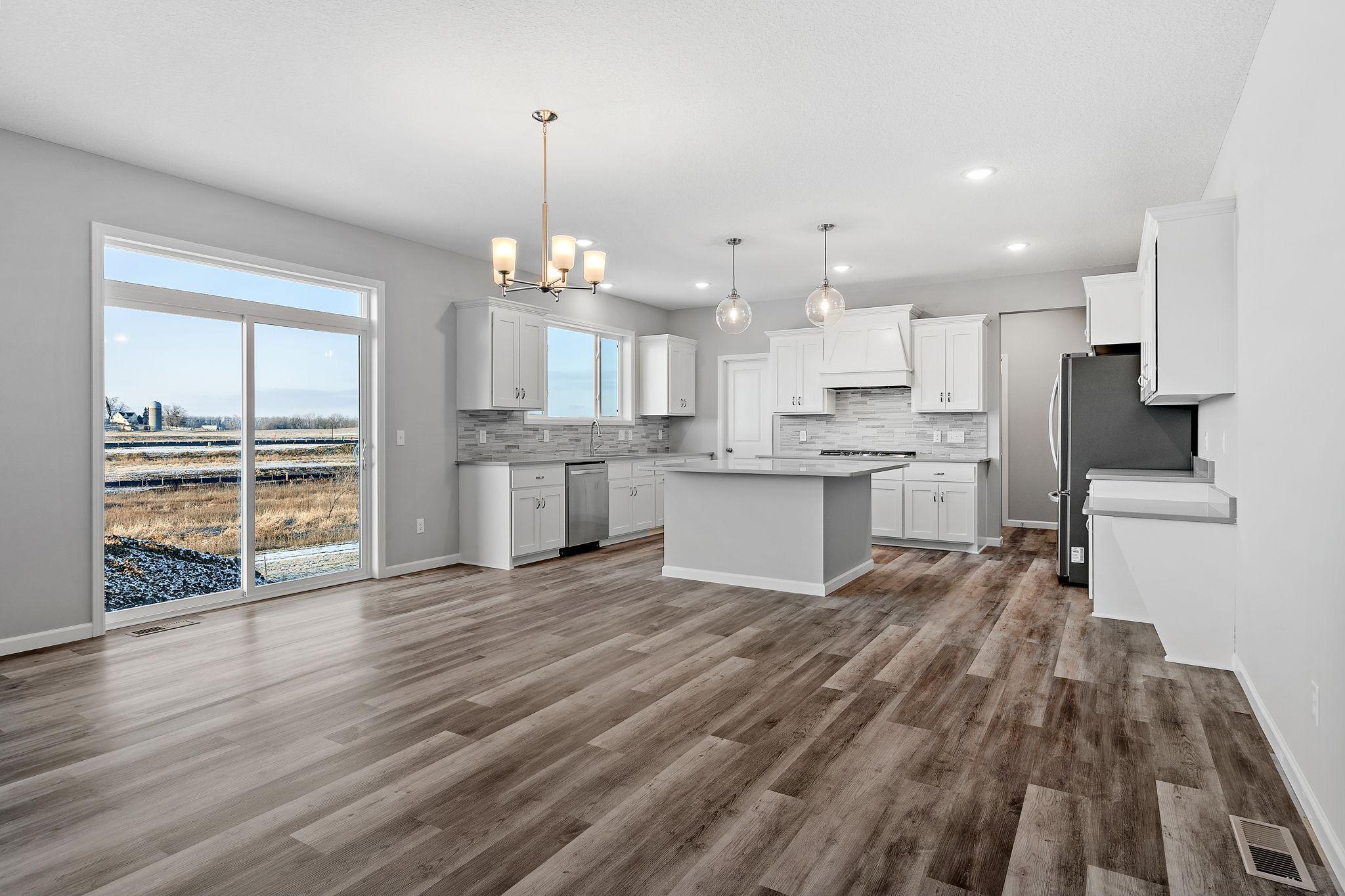 MODEL PHOTOS. PHOTOS OF PREVIOUSLY FINISHED HOME.