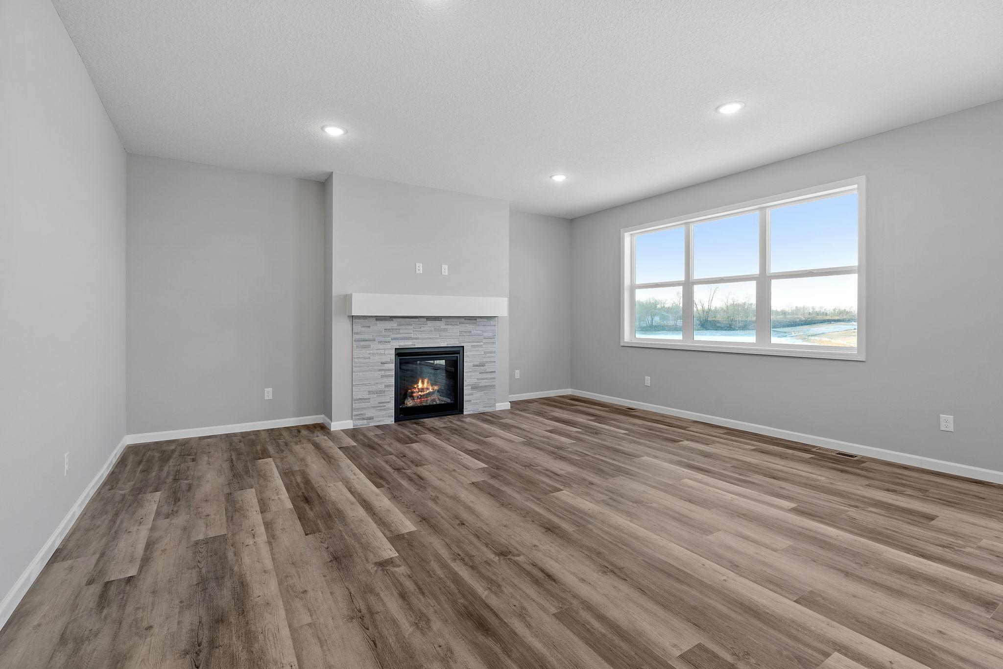 MODEL PHOTOS. PHOTOS OF PREVIOUSLY FINISHED HOME.