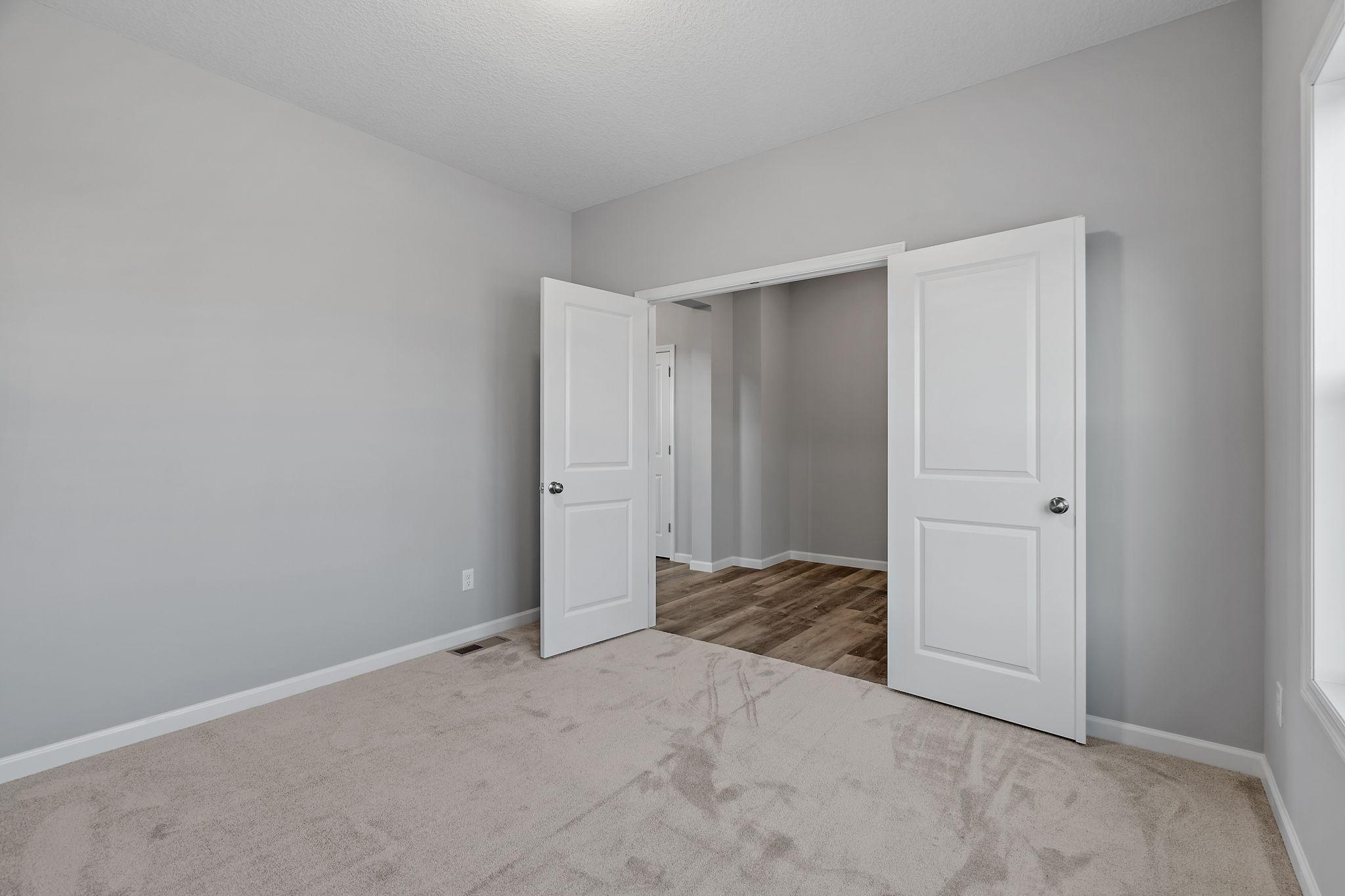 MODEL PHOTOS. PHOTOS OF PREVIOUSLY FINISHED HOME.