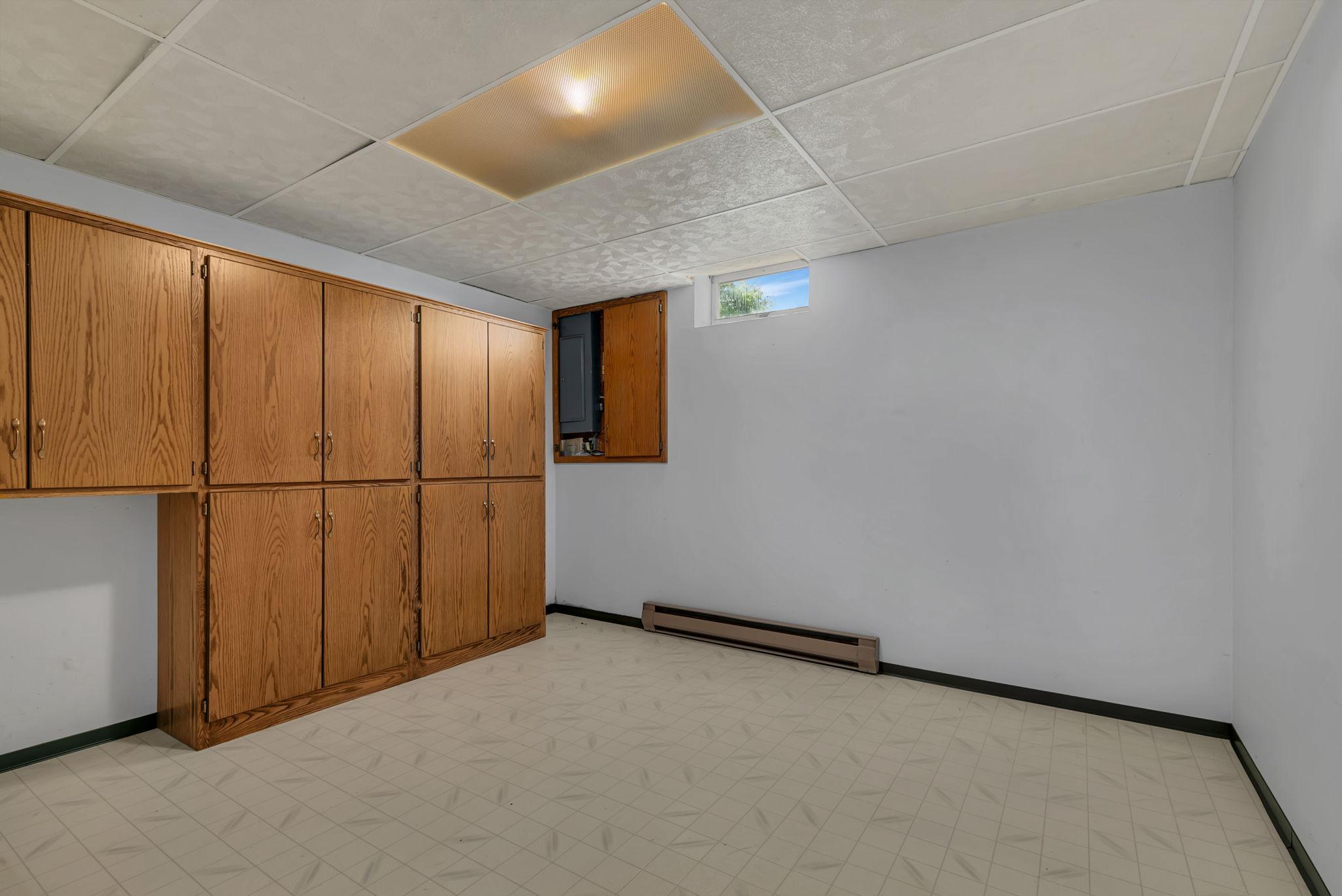 Potential 4th bedroom in lower level - needs egress