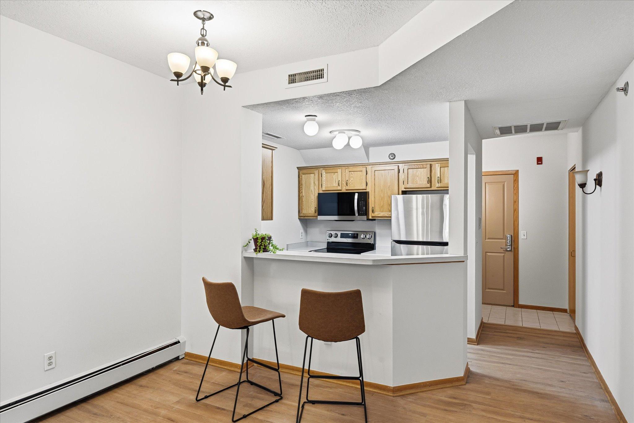 Breakfast bar for a few stools.
