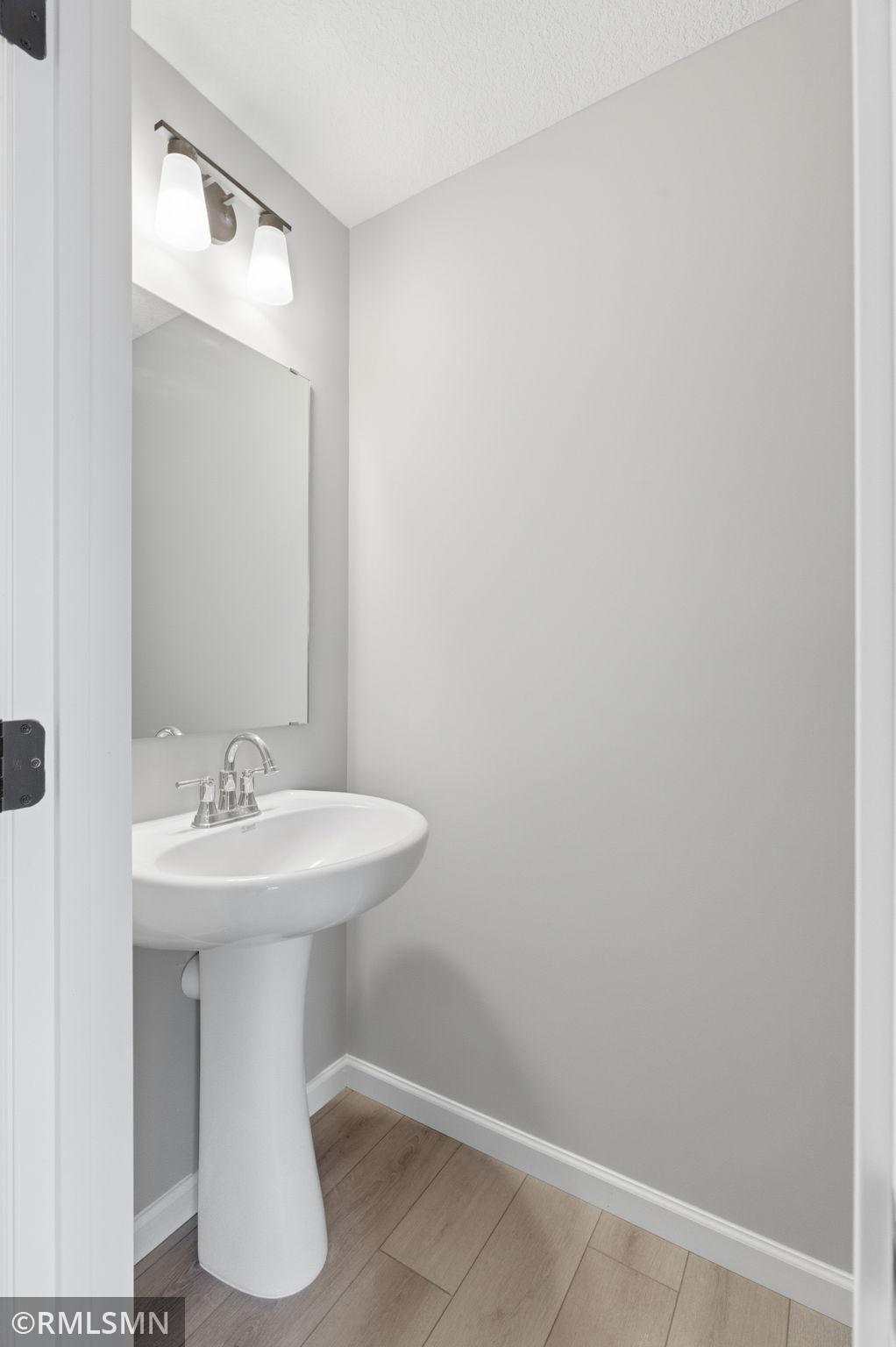 9-web-or-mls-8709 147th Ave NW-9.jpg