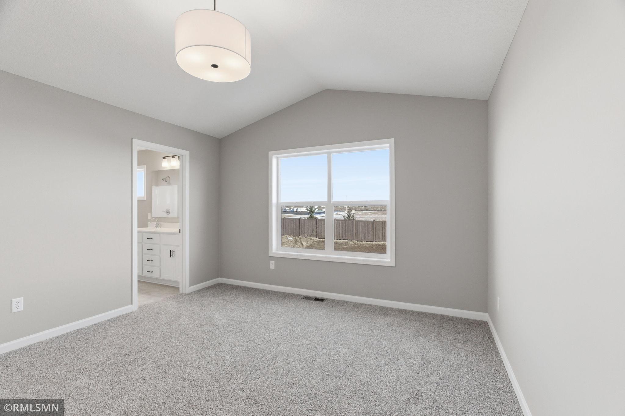 21-web-or-mls-8709 147th Ave NW-21.jpg