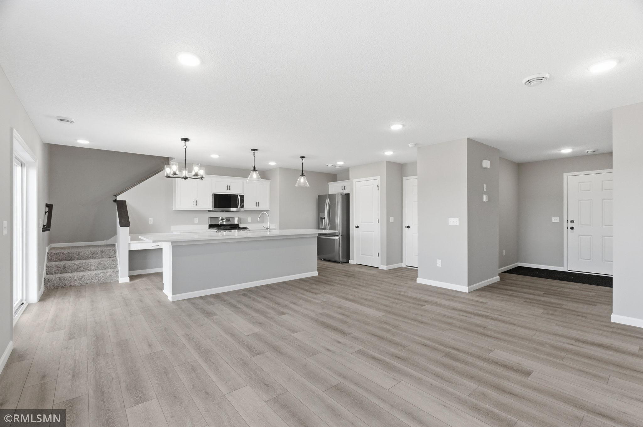 13-web-or-mls-8709 147th Ave NW-13.jpg