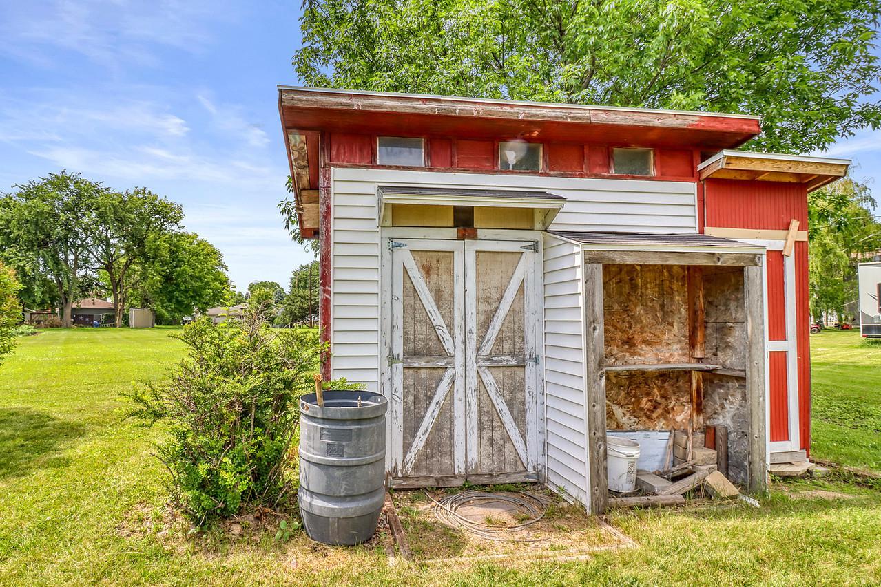 Backyard_shed1_1-1280.JPG