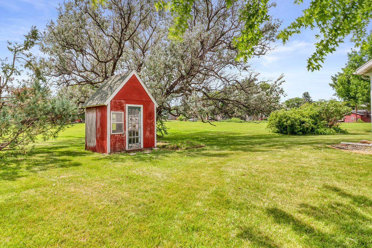 Backyard_shed2_1-1280.JPG