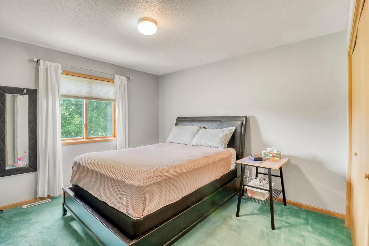 Bedroom1_1-1280.JPG