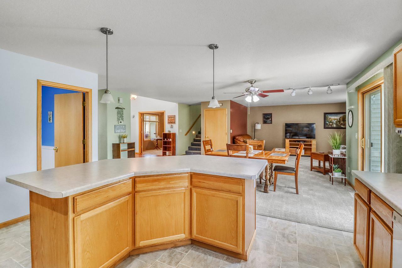 Kitchen1_5-1280.JPG