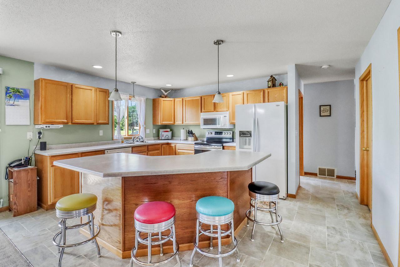 Kitchen1_1-1280.JPG