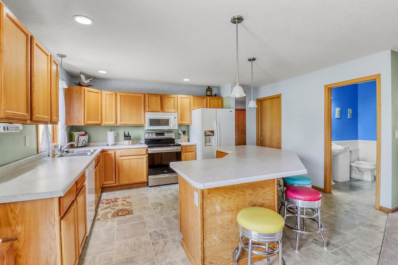 Kitchen1_2-1280.JPG