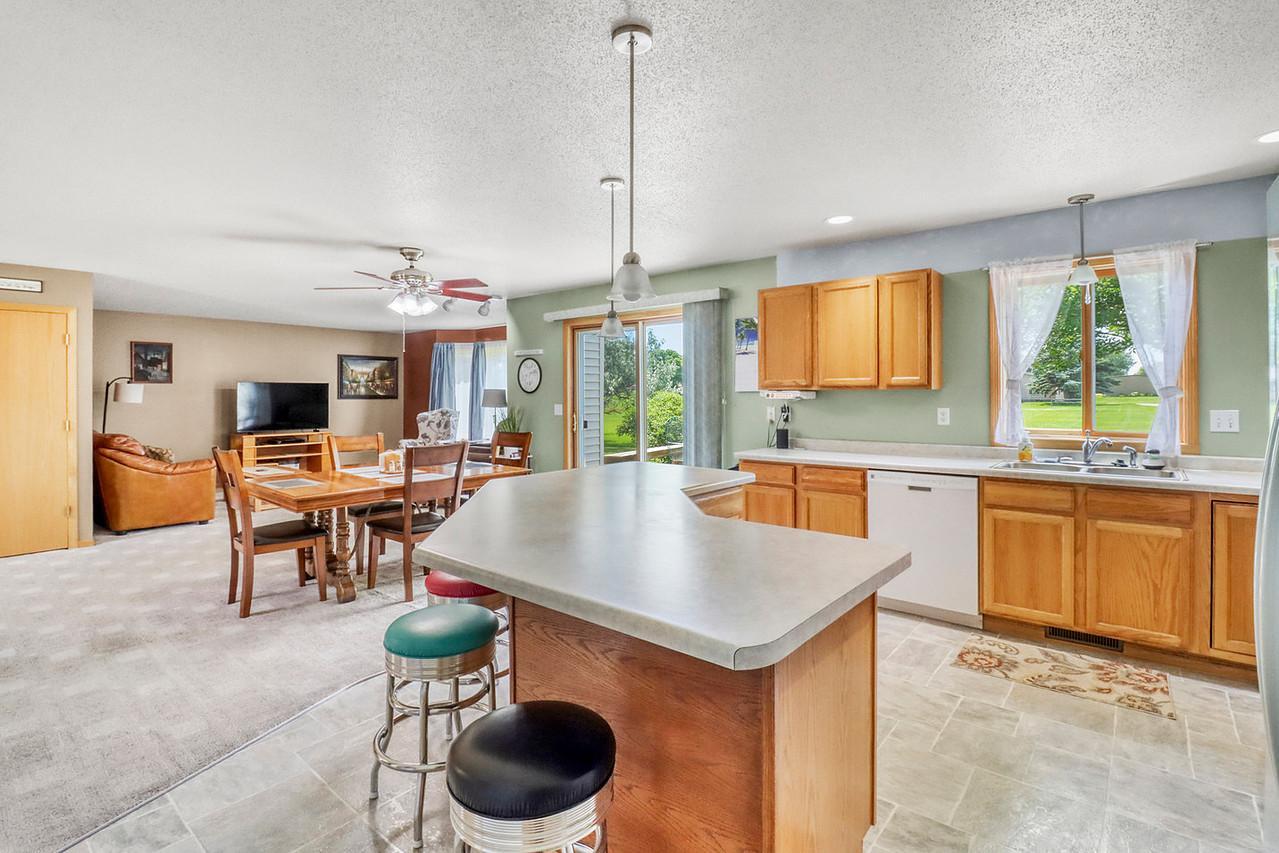Kitchen1_4-1280.JPG