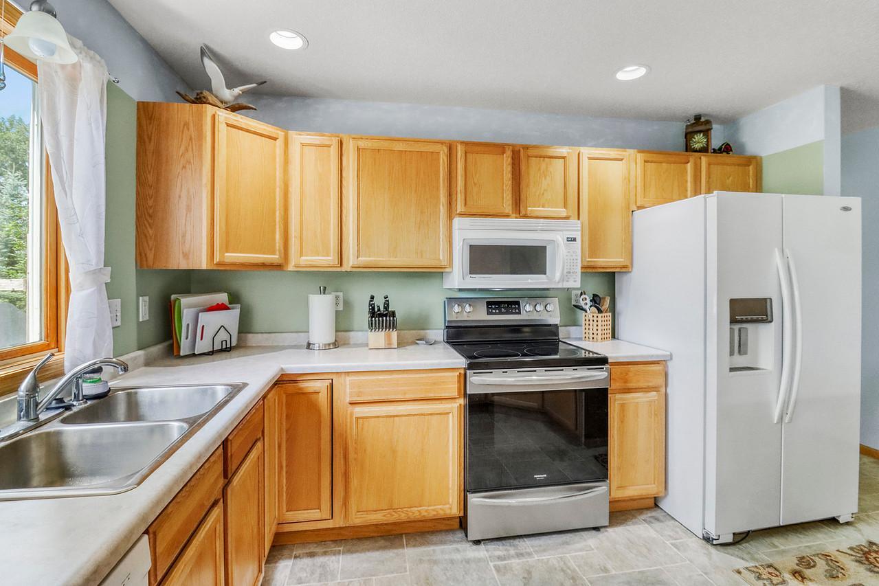 Kitchen1_6-1280.JPG