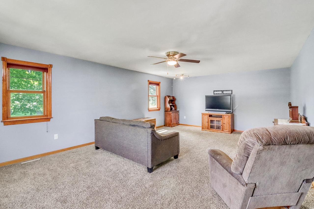 Bedroom1_3-1280.JPG