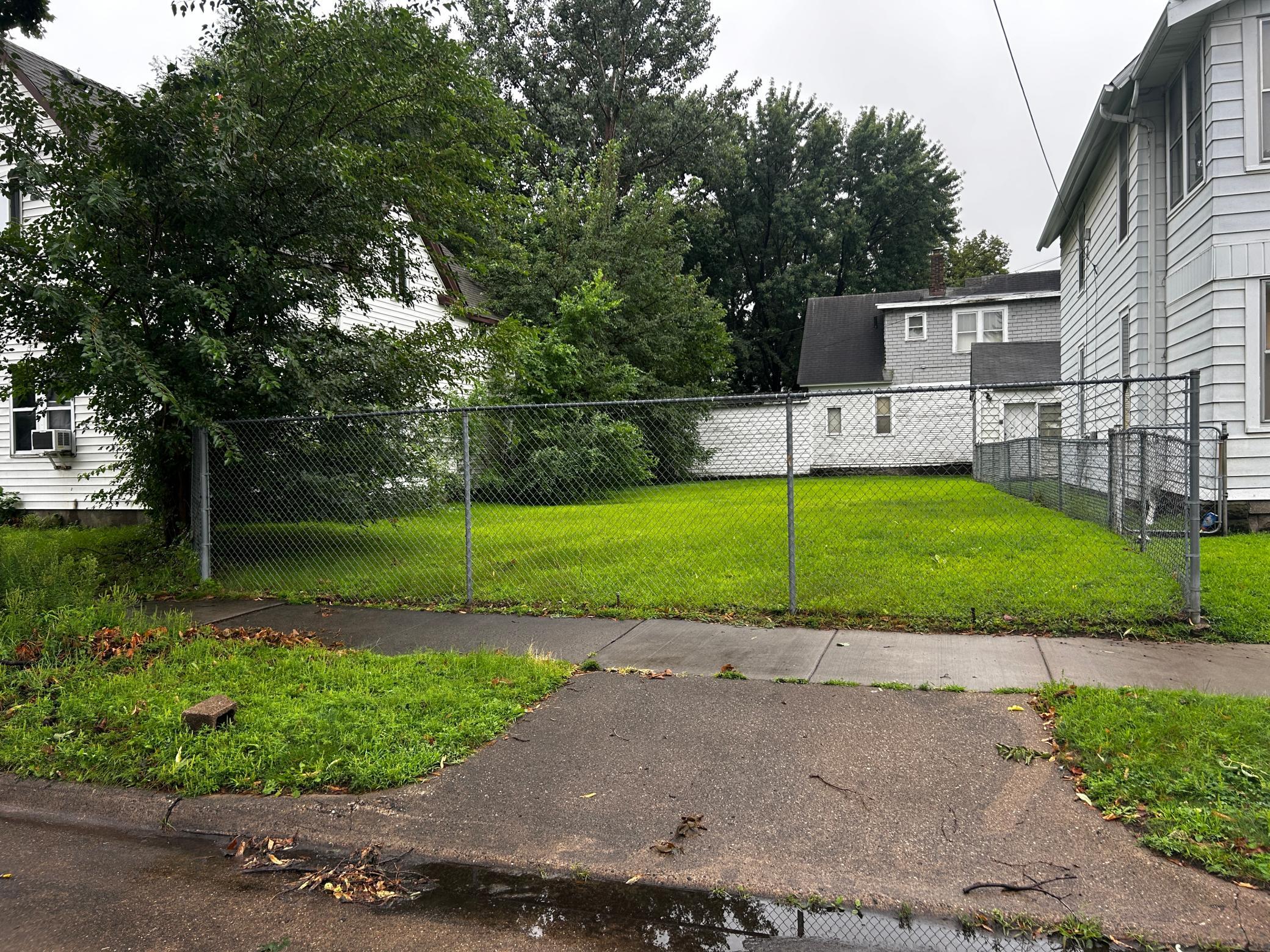 Property photo for 1004 20th Avenue NE, Minneapolis, MN 55418