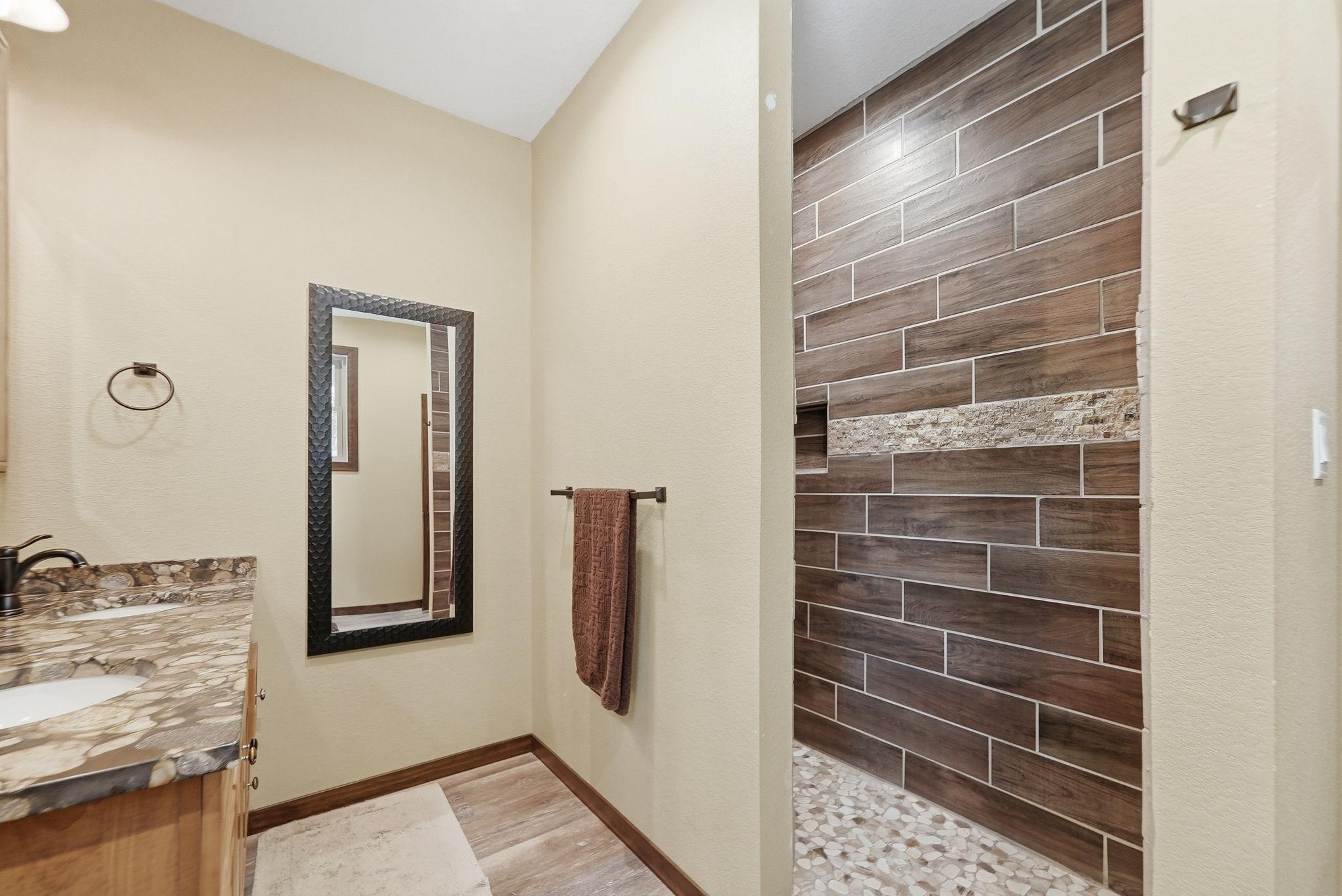 Primary En-suite Bathroom with Walk-In Shower