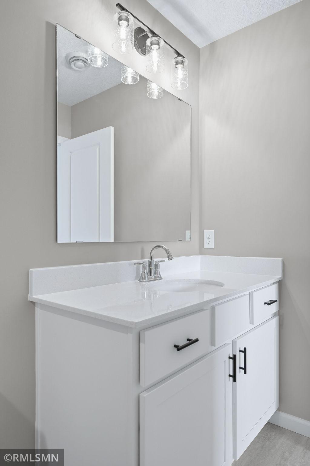 22-web-or-mls-4497 223rd St W-22.jpg