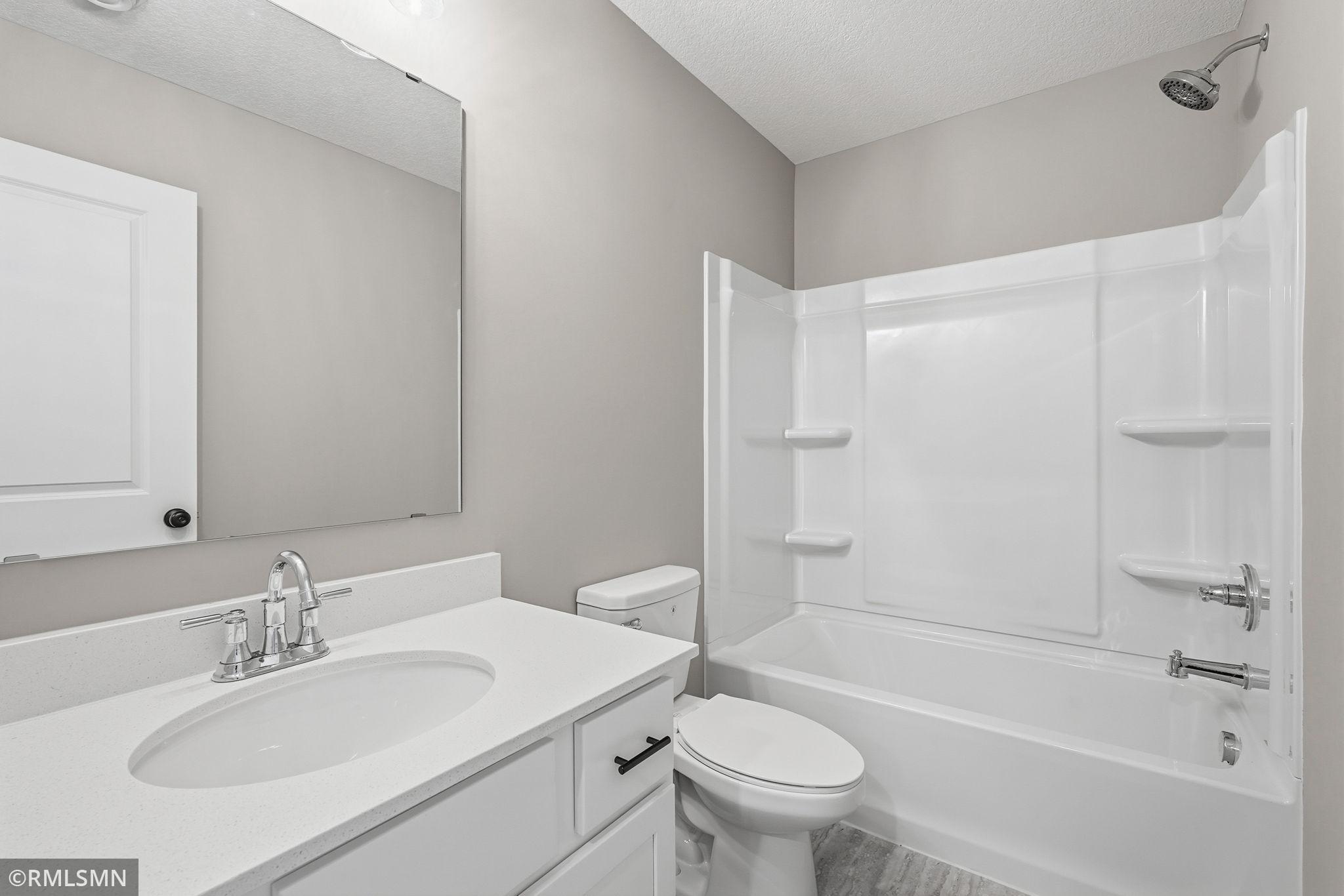 28-web-or-mls-4497 223rd St W-28.jpg