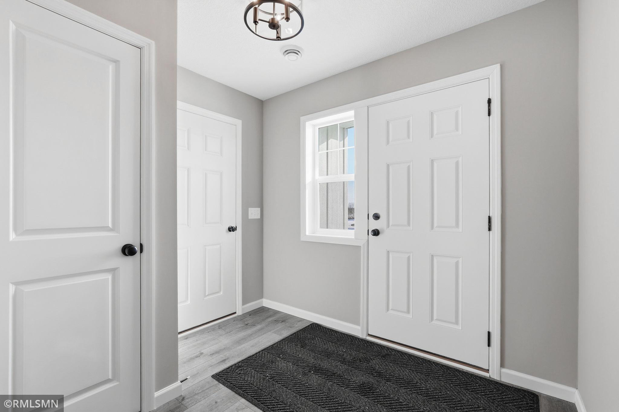 6-web-or-mls-4497 223rd St W-6.jpg
