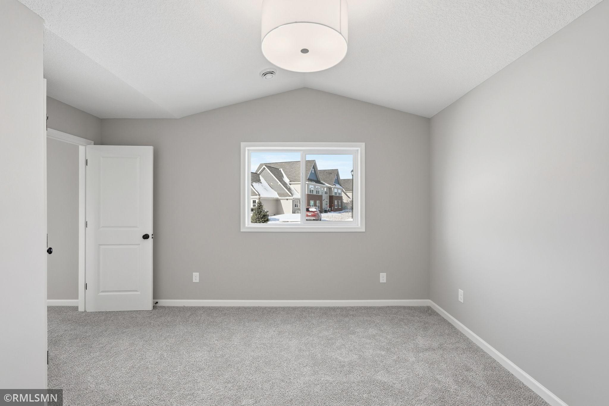19-web-or-mls-4497 223rd St W-19.jpg