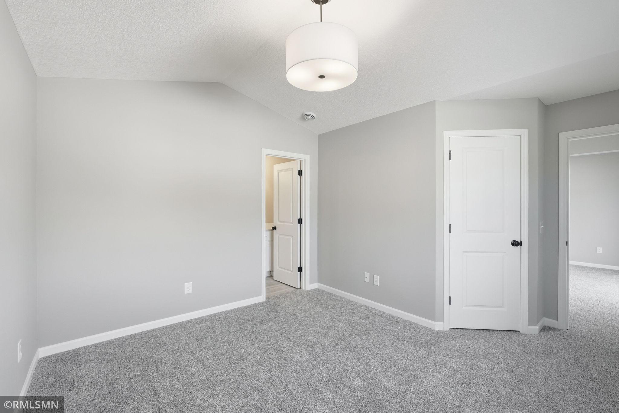 18-web-or-mls-4497 223rd St W-18.jpg